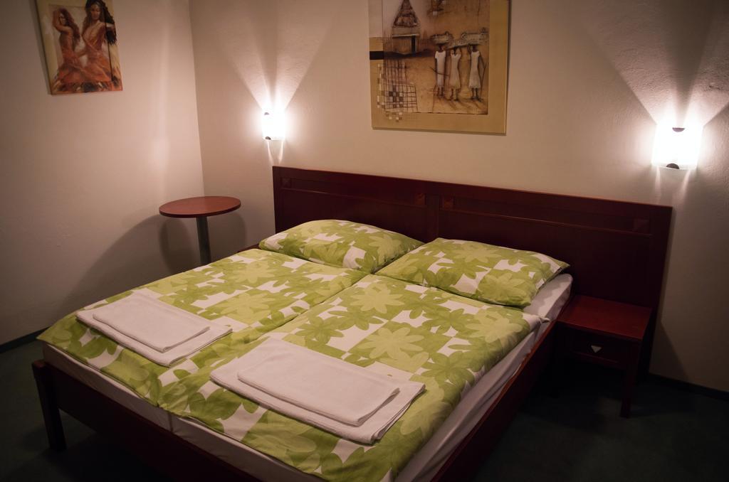 Hotel Bothe Povazska Bystrica Quarto foto