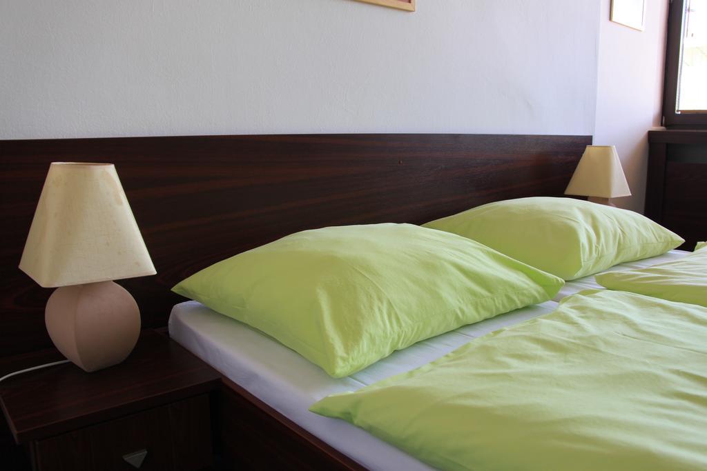 Hotel Bothe Povazska Bystrica Quarto foto